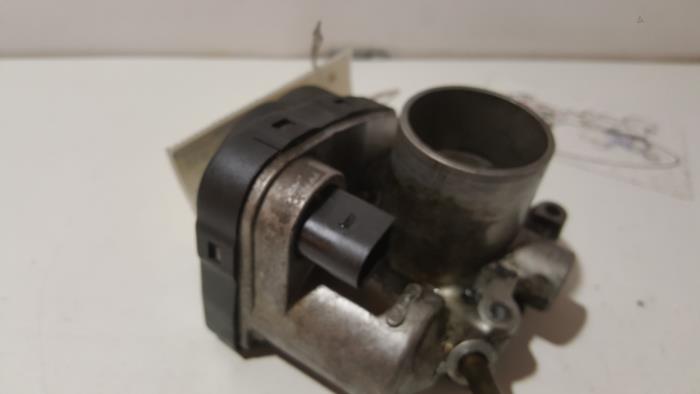 Usagé Boitier papillon Volkswagen Golf IV (1J1) 1.4 16V Prix € 42,00 Règlement à la marge proposé par Zelissen V.O.F. autodemontage