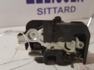 Used Rear door mechanism 4-door, right Kia Picanto (BA) 1.0 12V Price on request offered by Zelissen V.O.F. autodemontage