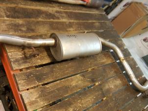 Used Exhaust middle silencer Ford Mondeo II Wagon 1.8i 16V Price on request offered by Zelissen V.O.F. autodemontage