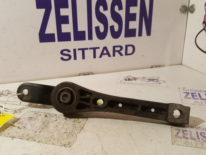 Usagé Support boîte de vitesse Volkswagen Passat Variant (3C5) 2.0 TDI 16V 170 Prix sur demande proposé par Zelissen V.O.F. autodemontage