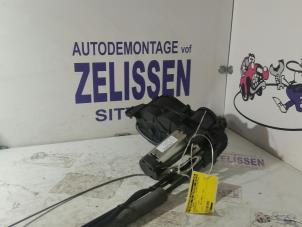 Usagé Moteur porte coulissante droite Peugeot 1007 (KM) 1.4 Prix € 210,00 Règlement à la marge proposé par Zelissen V.O.F. autodemontage