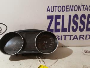 Usagé Instrument de bord Volkswagen Polo V (6R) 1.4 TDI DPF BlueMotion technology Prix € 157,50 Règlement à la marge proposé par Zelissen V.O.F. autodemontage