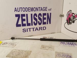 Usagé Amortisseur à gaz arrière droit Volkswagen Polo V (6R) 1.4 TDI DPF BlueMotion technology Prix sur demande proposé par Zelissen V.O.F. autodemontage