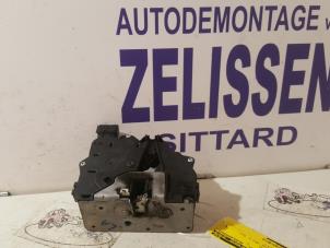 Usagé Serrure portière mécanique 4portes arrière gauche Opel Corsa D 1.3 CDTi 16V ecoFLEX Prix sur demande proposé par Zelissen V.O.F. autodemontage