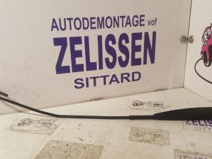 Używane Ramie wycieraczki przedniej Ford Ka II 1.2 Cena € 15,75 Procedura marży oferowane przez Zelissen V.O.F. autodemontage