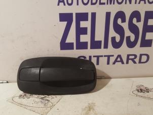 Gebrauchte Türgriff 2-türig rechts Opel Vivaro 1.9 DI Preis auf Anfrage angeboten von Zelissen V.O.F. autodemontage