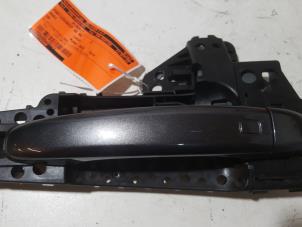 Used Rear door handle 4-door, right Audi Q5 Price on request offered by Zelissen V.O.F. autodemontage