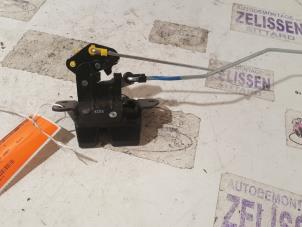 Used Tailgate lock mechanism Chevrolet Captiva Price on request offered by Zelissen V.O.F. autodemontage