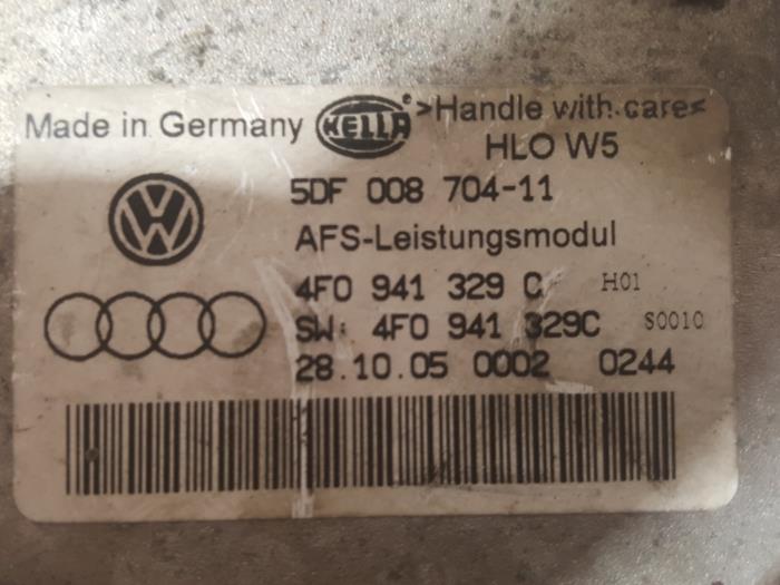 Démarreur Xenon d'un Volkswagen Golf V (1K1) 2.0 TDI 16V 2005
