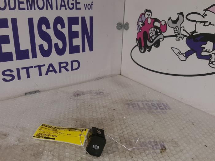 Gebrauchte Handbremse Schalter Volkswagen Passat (3C2) 2.0 TDI 16V 140 Preis auf Anfrage angeboten von Zelissen V.O.F. autodemontage