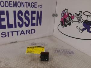 Used Tank cap cover switch Volkswagen Passat (3C2) 2.0 TDI 16V 140 Price on request offered by Zelissen V.O.F. autodemontage