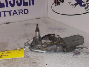 Used Rear wiper motor Toyota Starlet (EP9) 1.3,XLi,GLi 16V Price on request offered by Zelissen V.O.F. autodemontage