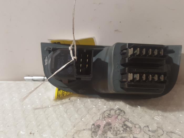 Electric window switch from a Renault Megane (BA/SA) 1.6i ,Easy 1997