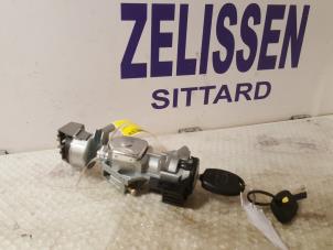 Used Ignition lock + key Ford Focus 2 Wagon 1.6 16V Price on request offered by Zelissen V.O.F. autodemontage