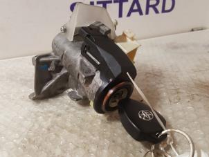 Used Ignition lock + key Toyota Auris (E15) 1.6 Dual VVT-i 16V Price on request offered by Zelissen V.O.F. autodemontage