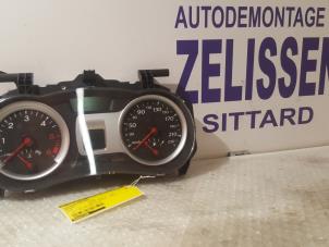 Used Instrument panel Renault Clio III (BR/CR) 1.5 dCi 85 Price on request offered by Zelissen V.O.F. autodemontage