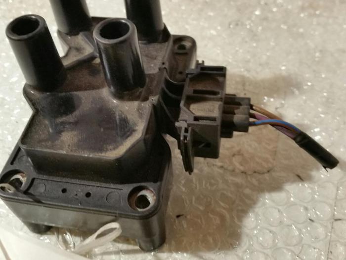 Ignition coil from a Ford Fiesta 4 1.25 16V 2000
