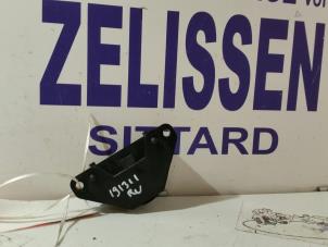 Usados Sensor de alarma Mercedes W209 Precio de solicitud ofrecido por Zelissen V.O.F. autodemontage