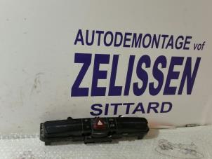 Usagé Commutateur éclairage d'urgence Mercedes Sprinter 3t (906.61) 211 CDI 16V Prix sur demande proposé par Zelissen V.O.F. autodemontage