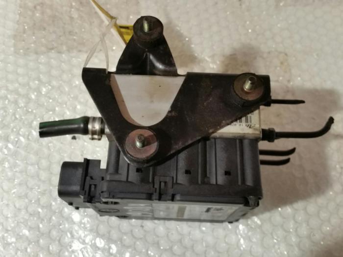 Used ABS pump Citroen Xantia Break (X1/2) 2.0i 16V Price on request offered by Zelissen V.O.F. autodemontage