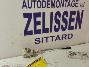 Used Tank flap lock motor Volkswagen Golf V (1K1) 1.9 TDI Price on request offered by Zelissen V.O.F. autodemontage
