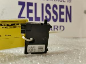 Używane Czujnik skretu kierownicy Volkswagen Golf V (1K1) 1.9 TDI Cena na żądanie oferowane przez Zelissen V.O.F. autodemontage