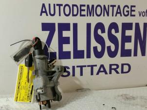 Used Ignition lock + key Volkswagen New Beetle (9C1/9G1) 2.0 Price on request offered by Zelissen V.O.F. autodemontage