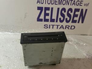 Used CD changer Volkswagen Phaeton Price on request offered by Zelissen V.O.F. autodemontage