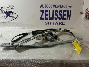 Used Window mechanism 2-door, front right Mitsubishi Colt (Z2/Z3) 1.1 12V Price on request offered by Zelissen V.O.F. autodemontage