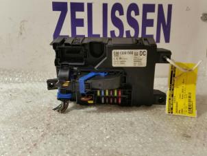 Usados Caja de fusibles Opel Corsa D 1.2 16V Precio de solicitud ofrecido por Zelissen V.O.F. autodemontage