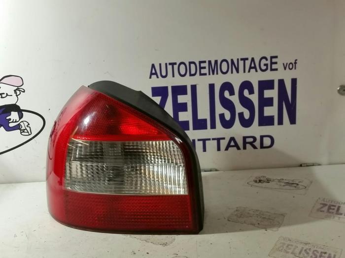 Rücklicht links van een Audi A3 (8L1) 1.8 20V 2001