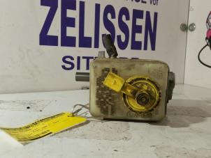 Używane Glówny cylinder hamulcowy Volkswagen New Beetle (9C1/9G1) 2.0 Cena na żądanie oferowane przez Zelissen V.O.F. autodemontage