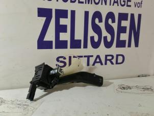 Usados Interruptor de limpiaparabrisas Volkswagen Caddy Precio de solicitud ofrecido por Zelissen V.O.F. autodemontage