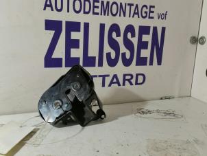 Used Sliding door lock mechanism, right Volkswagen Caddy Price € 42,00 Margin scheme offered by Zelissen V.O.F. autodemontage