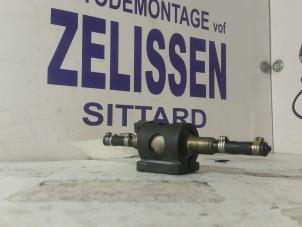 Usados Bomba de alimentación BMW X5 (E53) 3.0d 24V Precio de solicitud ofrecido por Zelissen V.O.F. autodemontage