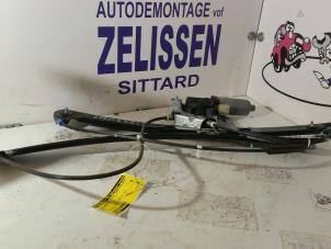 Używane Mechanizm szyby lewej przedniej wersja 4-drzwiowa BMW X5 (E53) 3.0d 24V Cena na żądanie oferowane przez Zelissen V.O.F. autodemontage