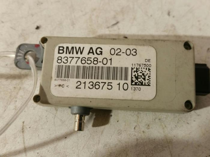 Antennenverstärker van een BMW X5 (E53) 3.0d 24V 2003