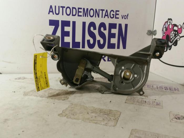 Wiper mechanism from a Audi A2 (8Z0) 1.4 16V 2002