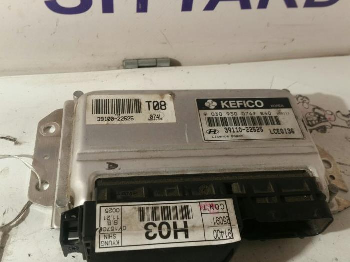 Engine management computer from a Hyundai Accent 1.3i 12V 2001
