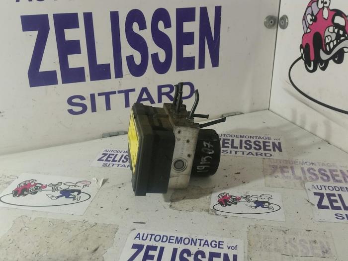 Begagnade ABS-pump Suzuki Alto 1.0 12V Pris på förfrågan erbjuds av Zelissen V.O.F. autodemontage