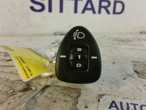 Used AIH headlight switch Hyundai Atos Price on request offered by Zelissen V.O.F. autodemontage