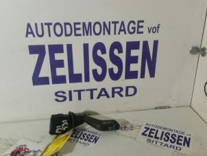Używane Przelacznik wycieraczki Opel Corsa C (F08/68) 1.2 16V Cena na żądanie oferowane przez Zelissen V.O.F. autodemontage