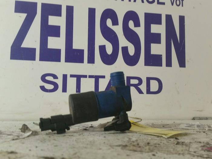 Używane Pompa spryskiwacza przód Renault Modus/Grand Modus (JP) 1.4 16V Cena € 10,50 Procedura marży oferowane przez Zelissen V.O.F. autodemontage