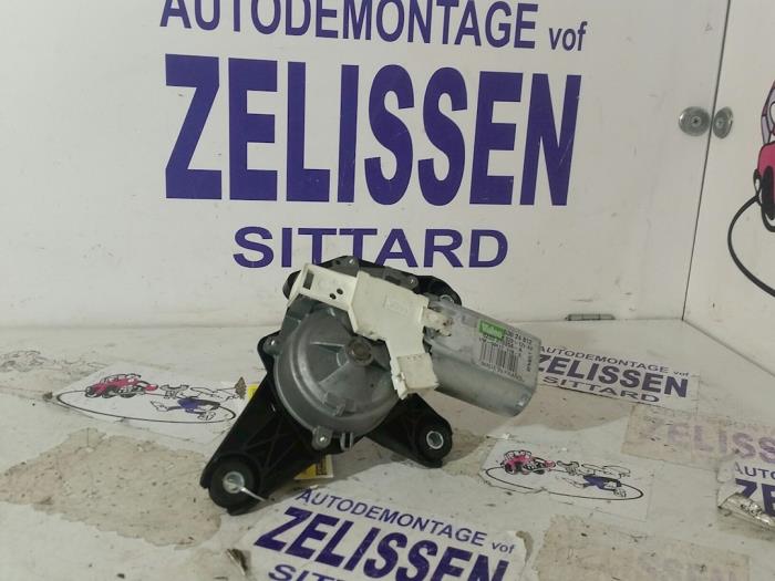 Scheibenwischermotor hinten van een Renault Modus/Grand Modus (JP) 1.4 16V 2005