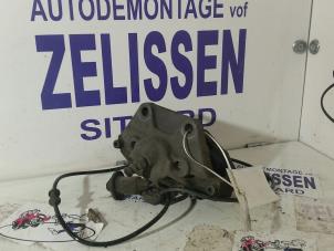 Used Rear brake calliper, right Mercedes S (W220) 3.2 S-320 18V Price € 47,25 Margin scheme offered by Zelissen V.O.F. autodemontage