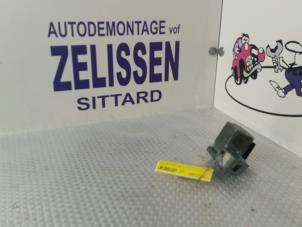 Używane Blokada ukladu kierowniczego Mercedes C (W202) 2.0 C-200 16V Cena € 52,50 Procedura marży oferowane przez Zelissen V.O.F. autodemontage