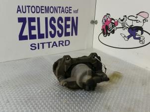 Usados Pinza de freno izquierda delante Opel Corsa Precio € 52,50 Norma de margen ofrecido por Zelissen V.O.F. autodemontage
