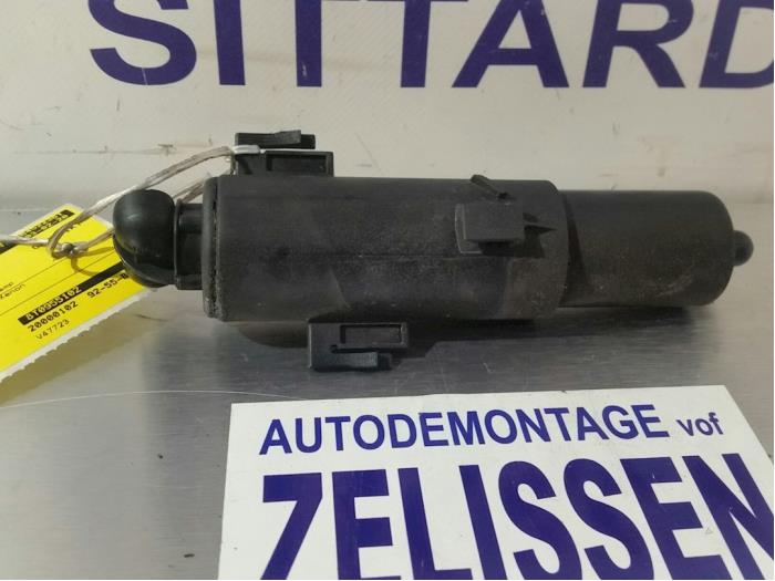 Headlight washer from a Audi A5 Quattro (B8C/S)  2008