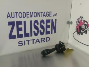 Usagé Commutateur feu clignotant Audi A5 Quattro (B8C/S) Prix € 26,25 Règlement à la marge proposé par Zelissen V.O.F. autodemontage