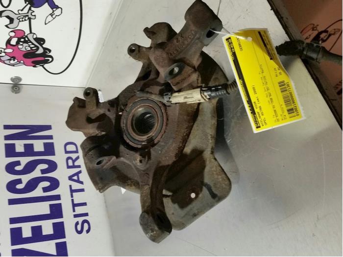Front wheel hub from a Opel Astra G (F08/48) 1.6 16V 2000